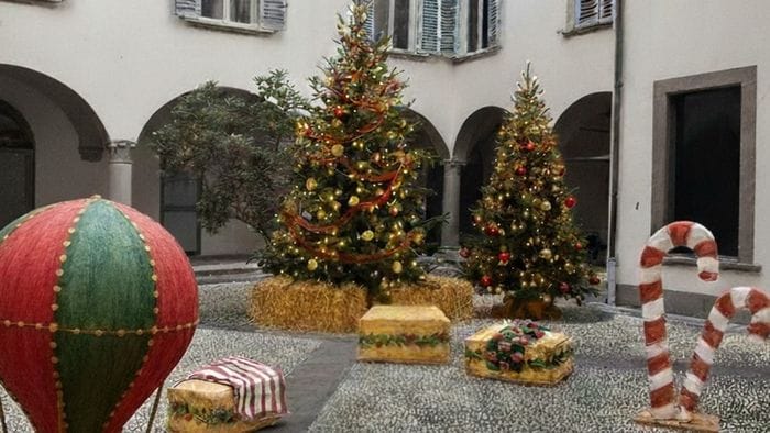 un villaggio di natale tra arte e moda nel centro di bergamo