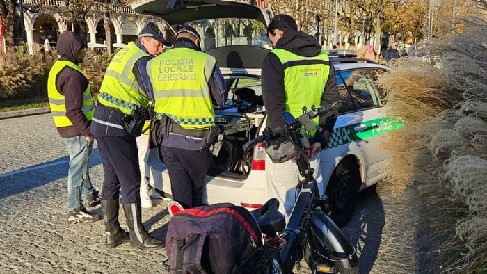 Bergamo, e bike e motorini truccati: 5 controlli e altrettante sanzioni