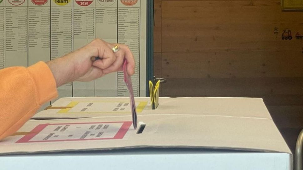 Sempre meno cittadini vanno alle urne a votare