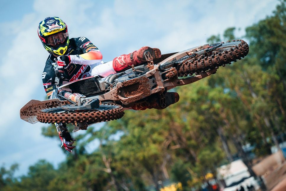 Uno spettacolare salto di Andrea Bonacorsi a Darwin, in Australia