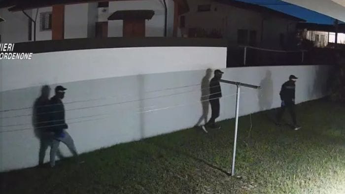 Rubavano nelle ville del Nord Italia: arrestati. Due furti anche a Monterosso Rubavano nelle ville del Nord Italia: arrestati. Due furti anche a Monterosso