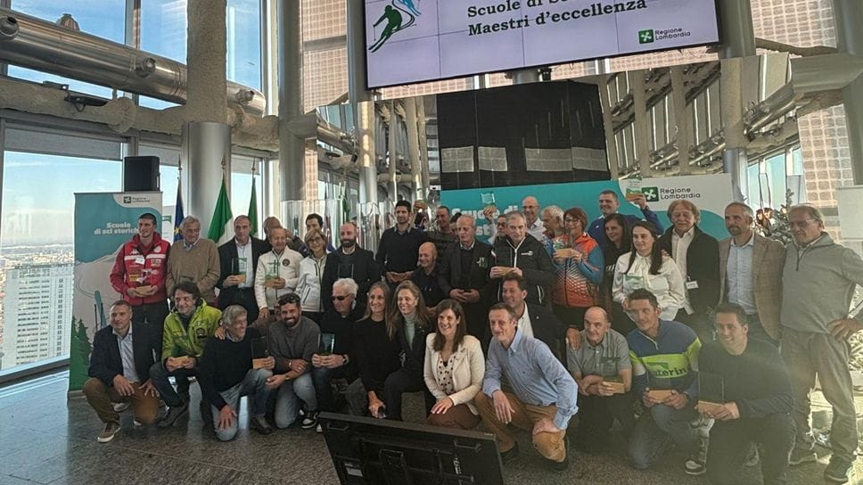 I rappresentanti delle scuole sci premiati  in Regione