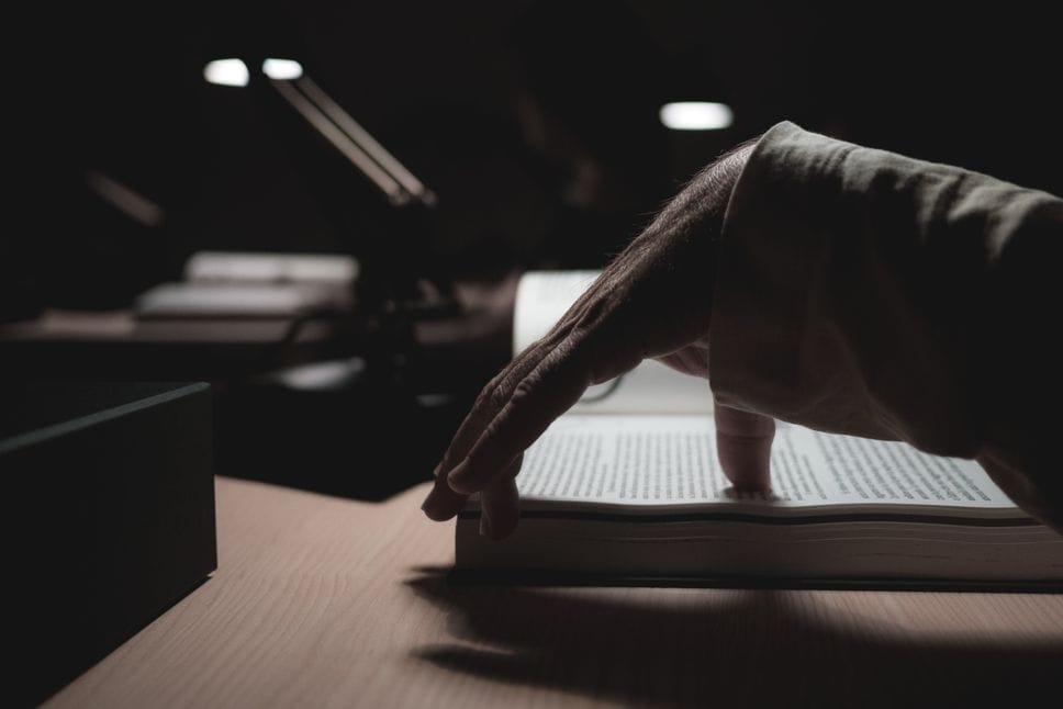 «Book is a Book is a Book», la performance è proposta in cinque repliche