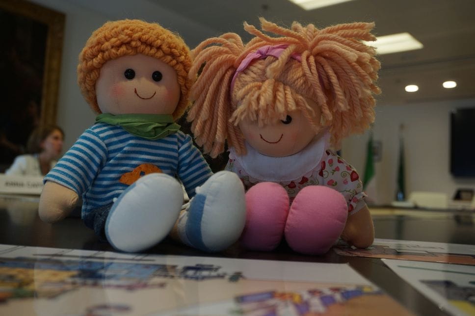 Le due bambole di pezza Giacomino e Nadia del progetto Giocamico