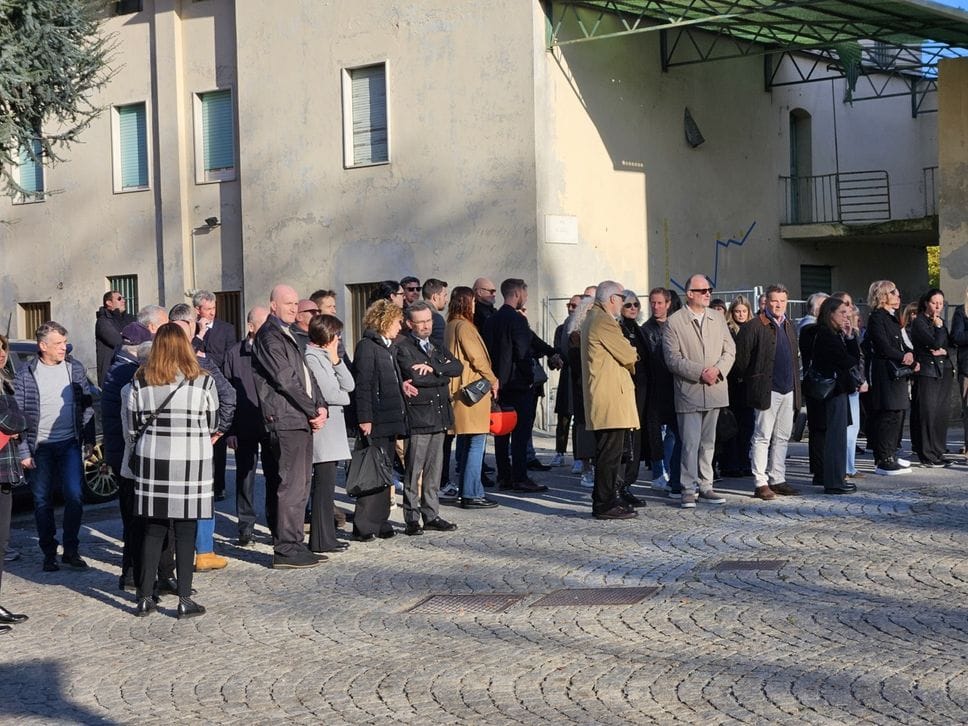 Tantissime persone per l’ultimo saluto a Dario Gamba