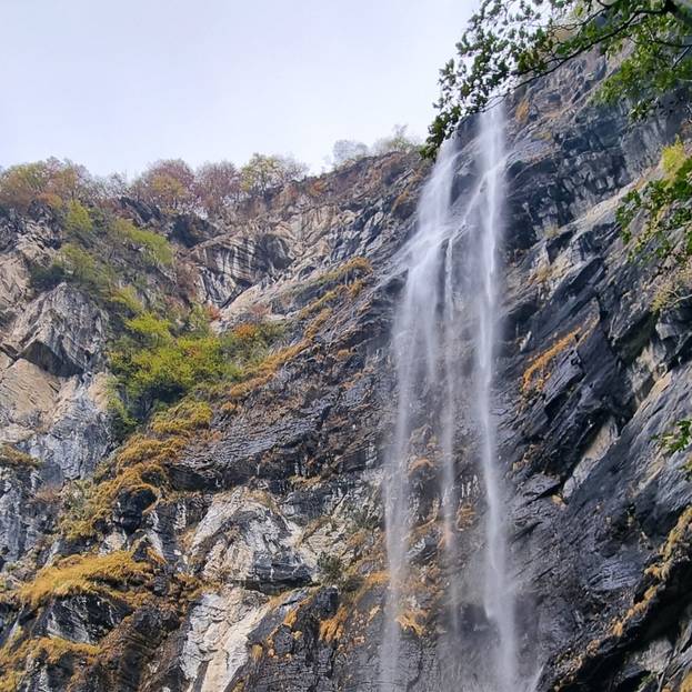 Al cospetto della cascata della Foga