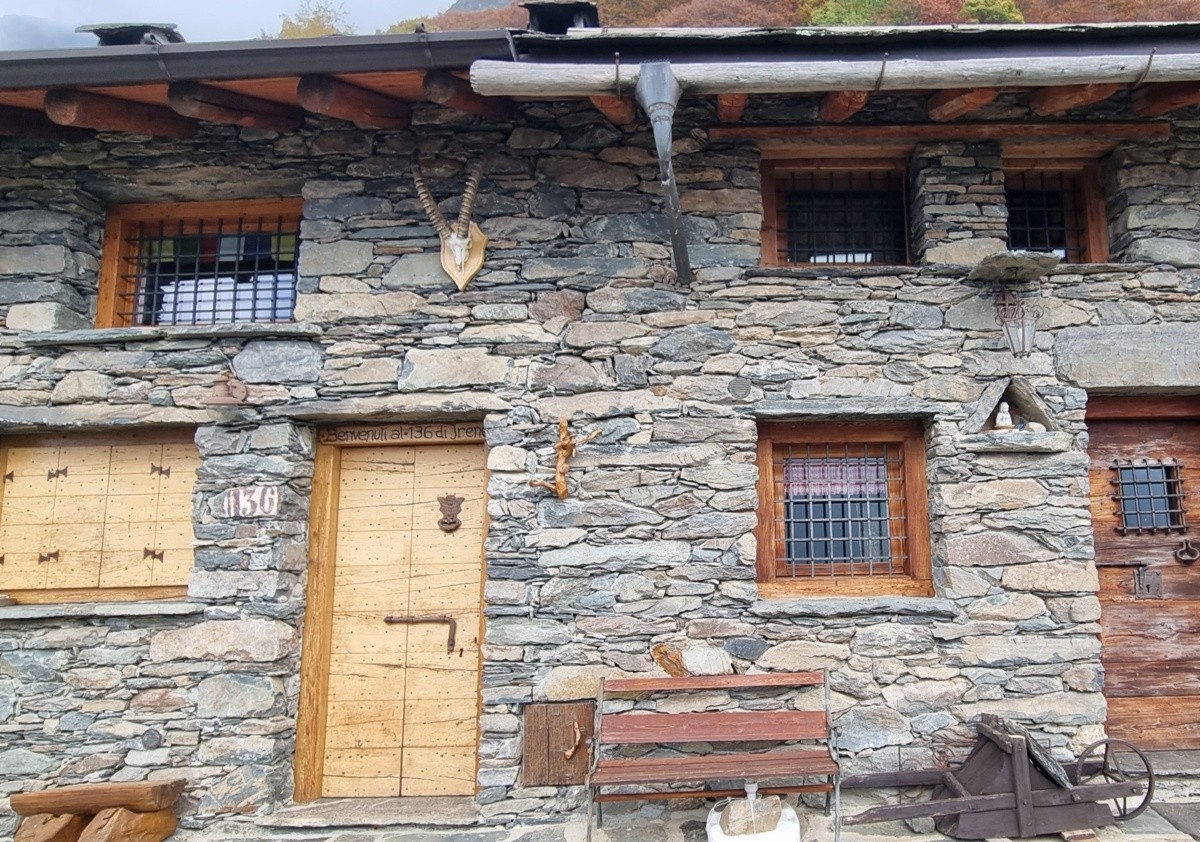 Una delle baite di Redorta