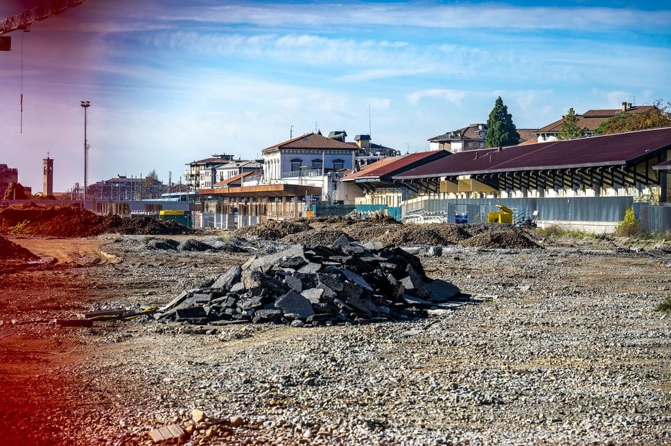Alla stazione sono quasi terminate le opere di fondazione
