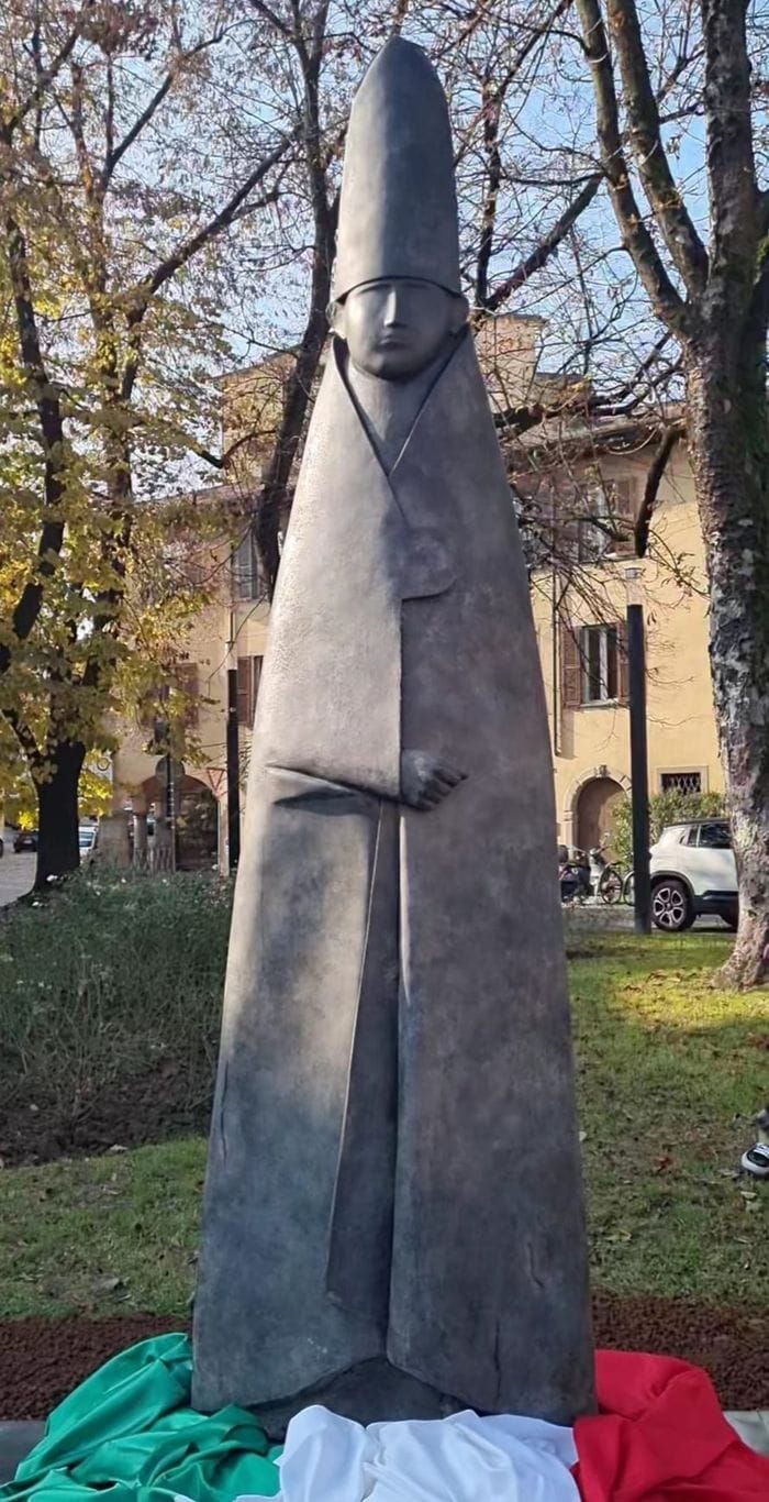 Svelamento de il «Grande Cardinale in piedi» di Manzù in piazza Carrara a Bergamo