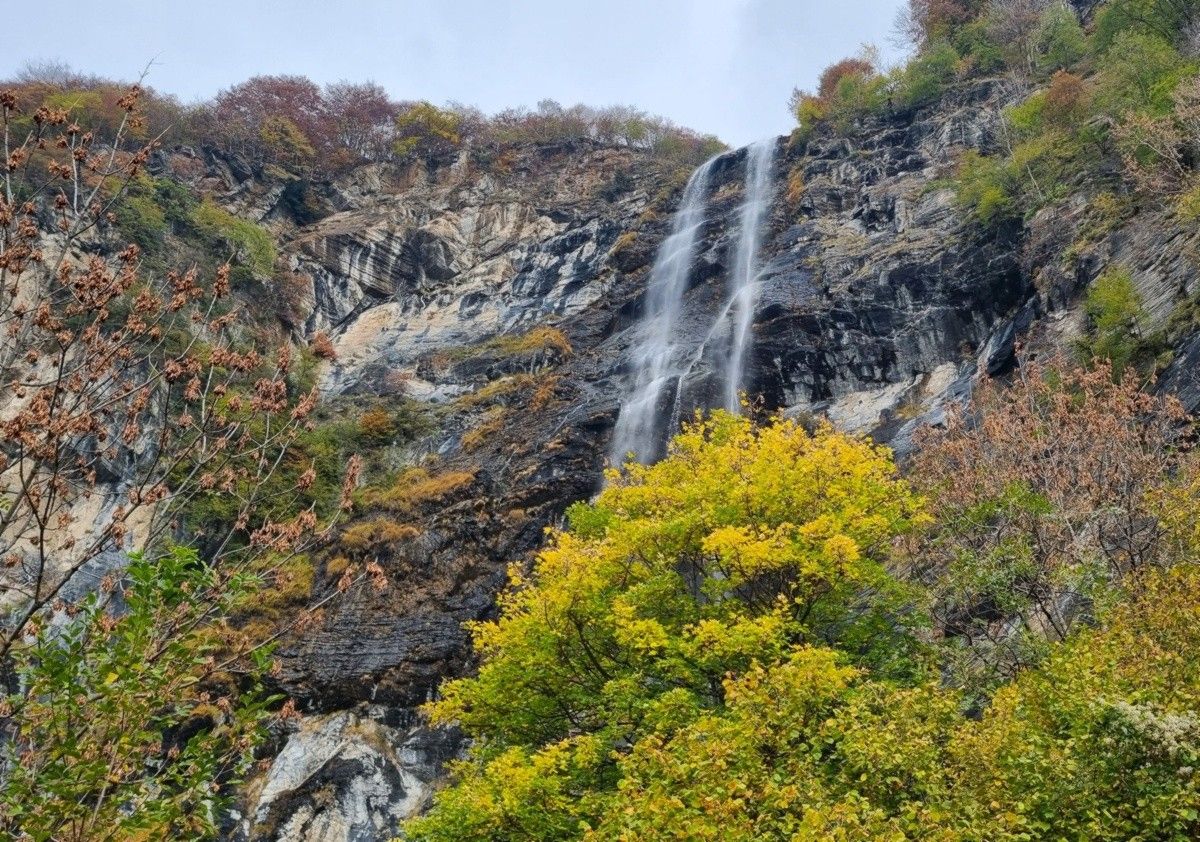 ...cominciamo ad intravedere la cascata della Foga