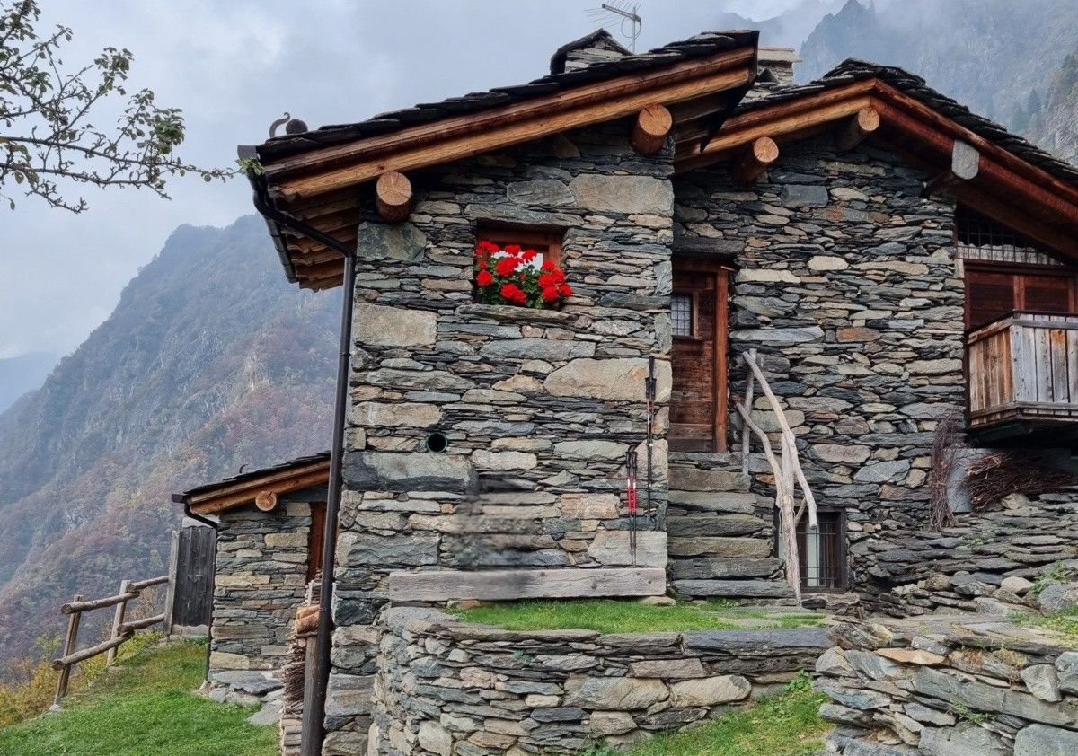 Particolari di una baita di Redorta