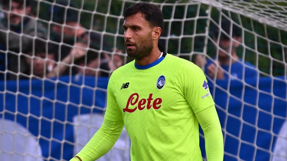 Marco Sportiello (qui in un’uscita nel precampionato) dovrebbe giocare dal 1’ contro il Genoa, nella sfida di Coppa Italia di mercoledì 3 dicembre a Bergamo