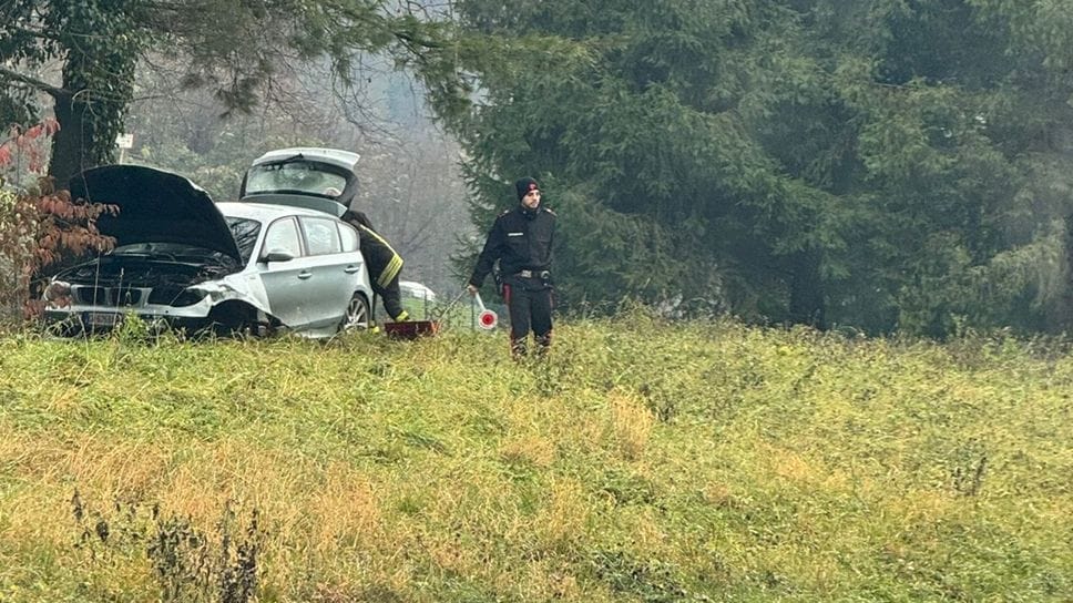 L’auto fuori strada