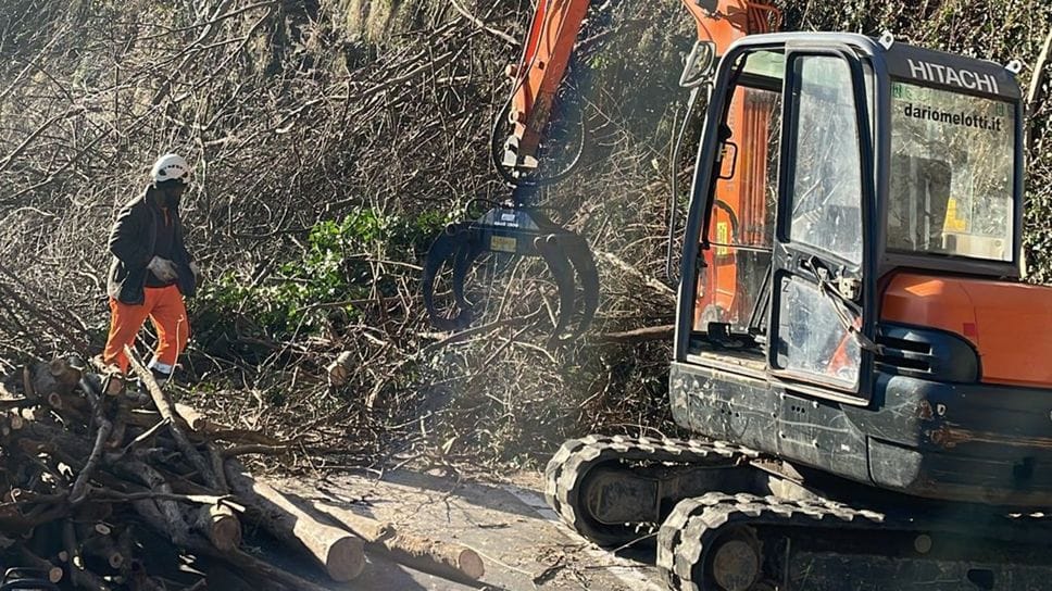 Iniziati i lavori pulizia della parete rocciosa franata il 16 novembre