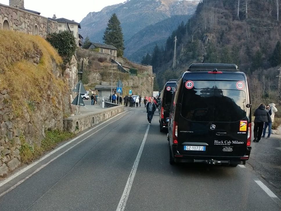 Lo scontro a Gromo tra un tir e un furgone, ferito lievemente un 52enne