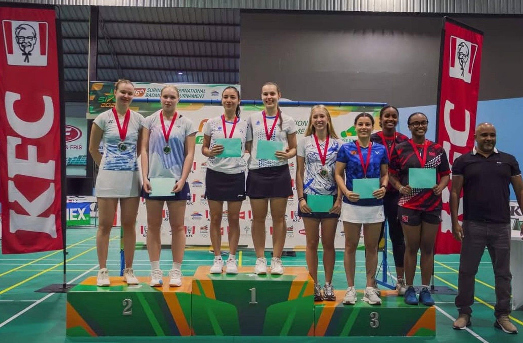 Martina Corsini sul podio insieme a Emma Piccinin al Suriname International 2025