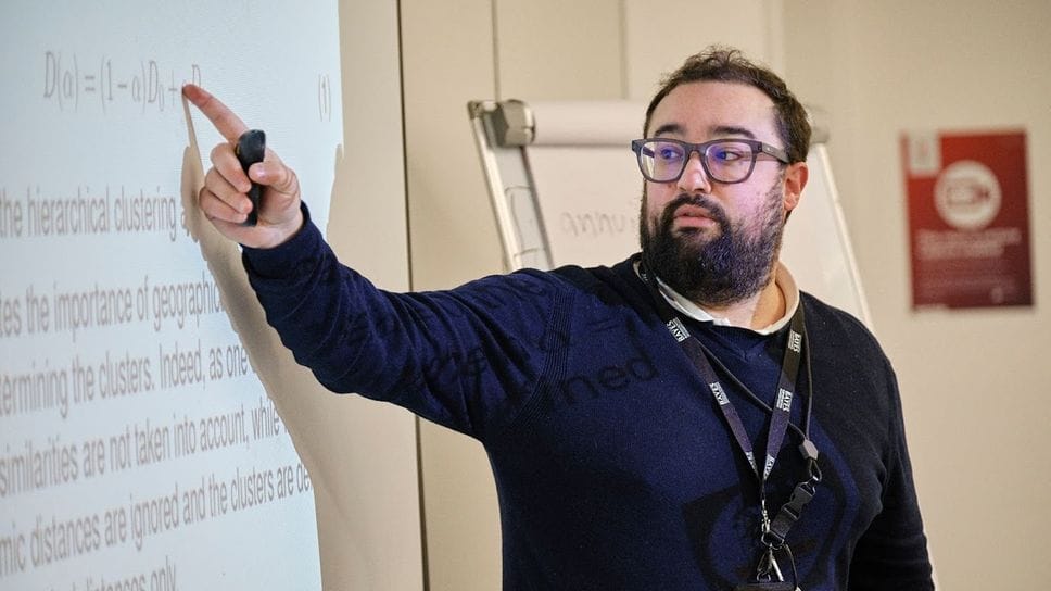 Paolo Maranzano, statistico dell’Università Milano-Bicocca, sarà a Villa di Serio giovedì 11 dicembre alle 20.30 per un incontro promosso dall’Anpi per parlare di pace, riarmo e disarmo