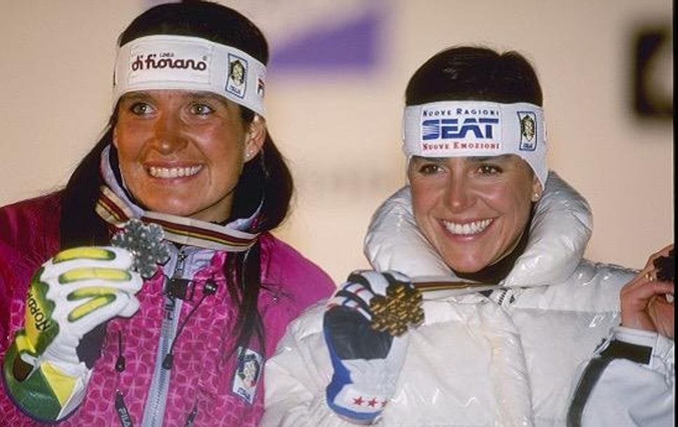 Lara Magoni, nel 1997 dopo la medaglia ai Mondiali di Sarajevo, con Deborah Compagnoni