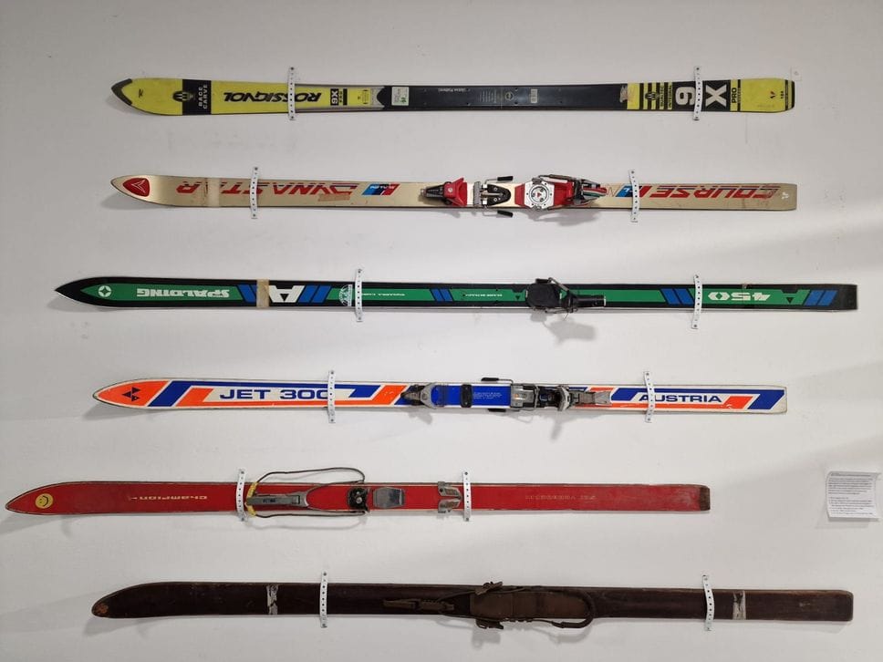 Selvino, sci in esposizione