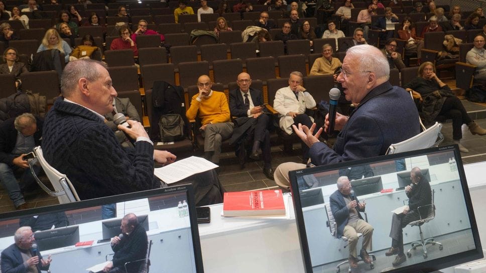Il fisico e inventore Federico Faggin in dialogo con il direttore dell’Eco di Bergamo, Alberto Ceresoli