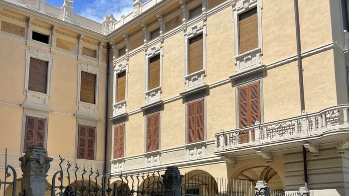 https://storage.ecodibergamo.it/media/photologue/2025/12/14/photos/cache/palazzo-martinoni-a-una-societa-tedesca-a-riva-di-solto-aprira-un-hotel-di-luss_effe164a-d85e-11f0-bcfd-bf39cda105a7_1920_1080_v3_large_16_9.jpeg