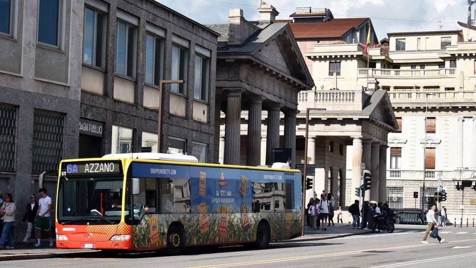 Un pullman dell’Atb