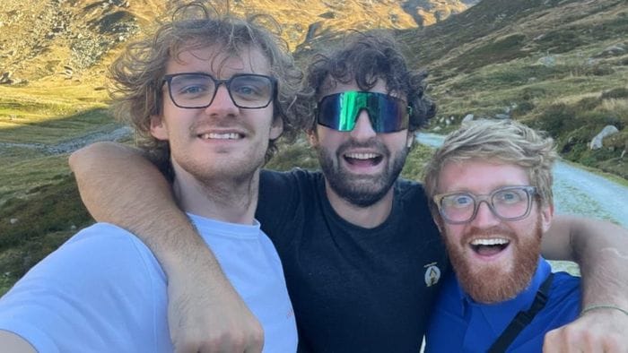 Carona, al rifugio Calvi tre giovani gestori. «Meglio qui della città» Carona, al rifugio Calvi tre giovani gestori. «Meglio qui della città»