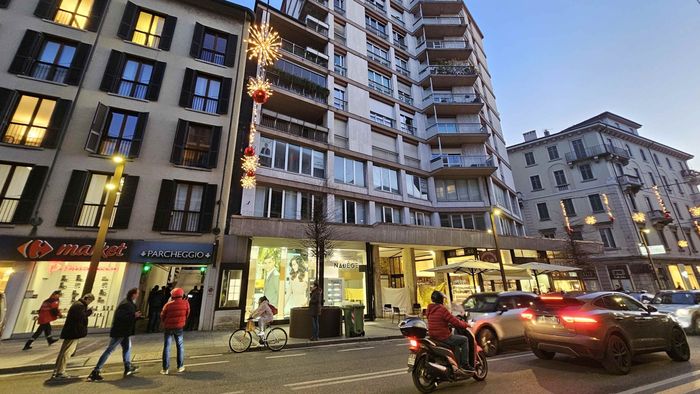 grave malore in via tiraboschi a bergamo giovane salvato dalla polizia locale risultava scomparso da due mesi