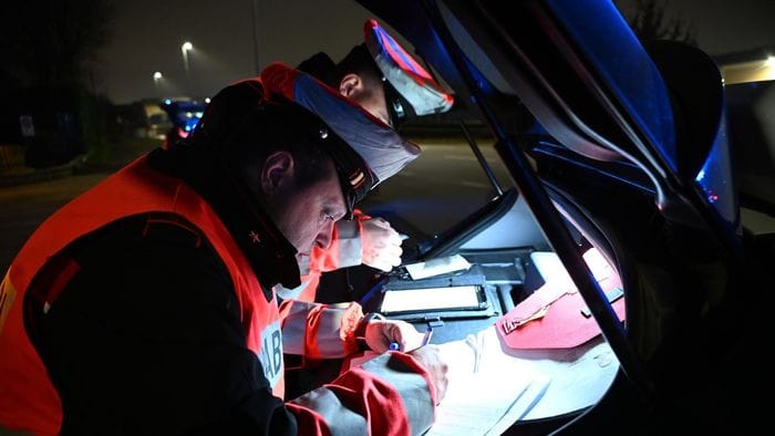 https://storage.ecodibergamo.it/media/photologue/2025/12/24/photos/cache/bassa-bergamasca-continuano-i-controlli-del-carabinieri-152-veicoli-fermati-e_791c2632-e0e4-11f0-b35f-d438dca059fd_1920_1080_v3_large_16_9.jpeg