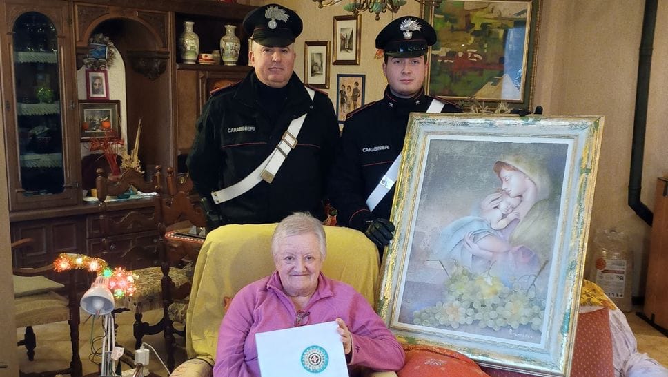 La collezionista proprietaria delle opere d’arte recuperate dai carabinieri durante una perquisizione a Treviolo nell’abitazione di una coppia di spacciatori