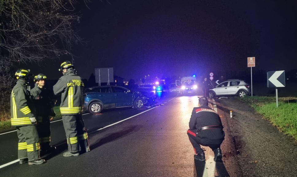 L’intervento dei soccorritori sulla tangenziale di Stezzano