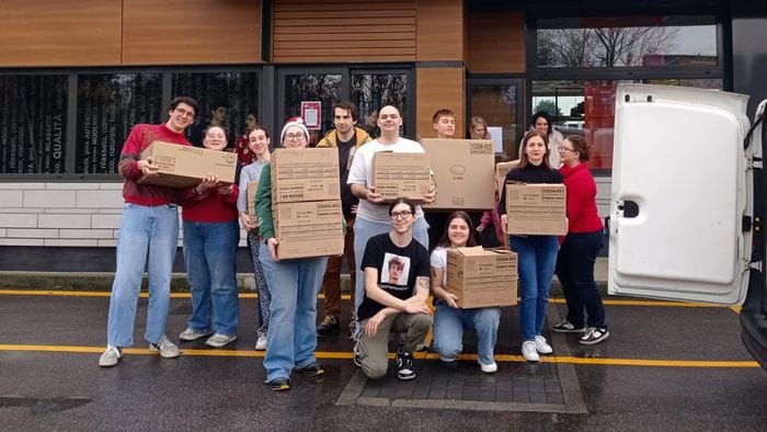 mc donald8217s dona 120 men249 agli ospiti del patronato