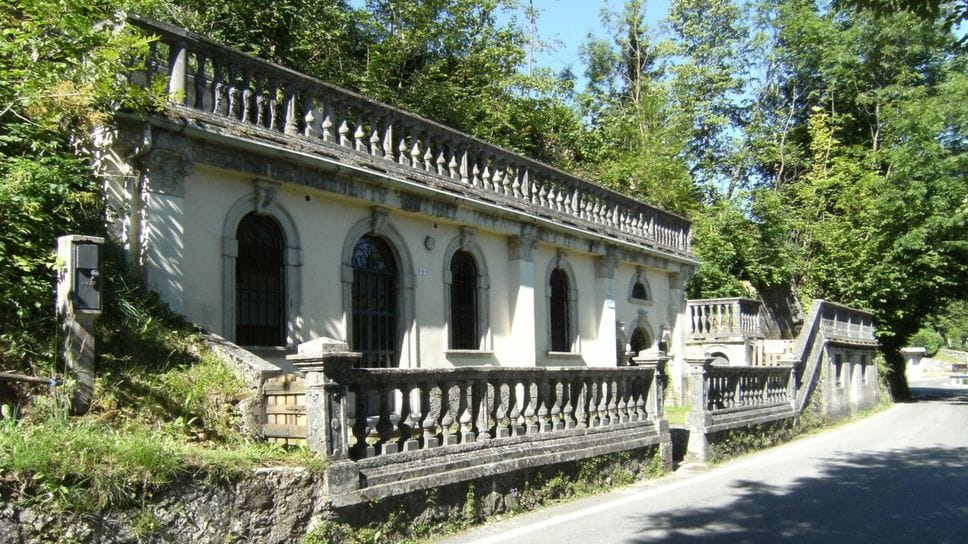 Il «Ristoro» dei Longaretti fu costruito nel 1925: ospitava ristorazione e attività di svago. Chiuse nel 1929