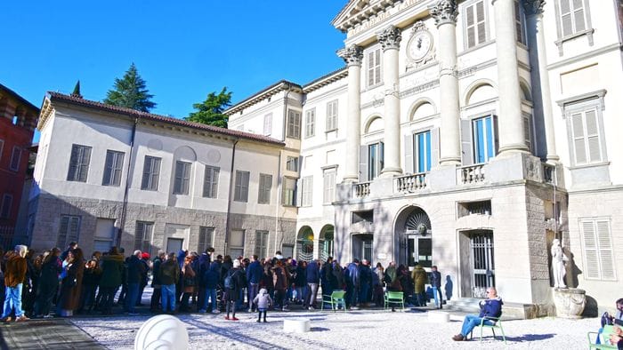 bel tempo bergamo strapiena e tutti in coda