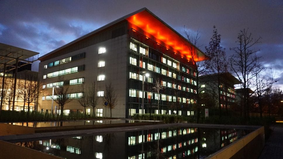 L’ospedale Papap Giovanni di bergamo dove Simone Moro è ricoverato e dove l’alpinista sabato ha subito il furto di carte di credito e contanti.