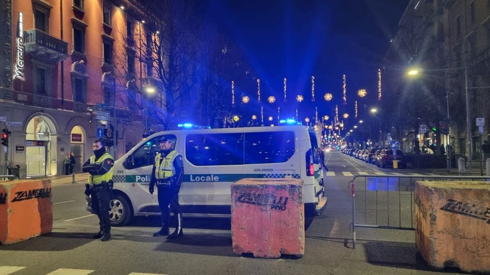 Il tratto del viale Papa Giovanni  chiuso al traffico