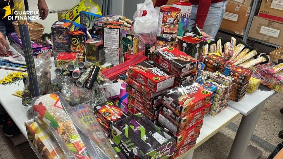 Botti illegali, 130 chili sequestrati dalla Guardia di Finanza nelle ultime 24 ore