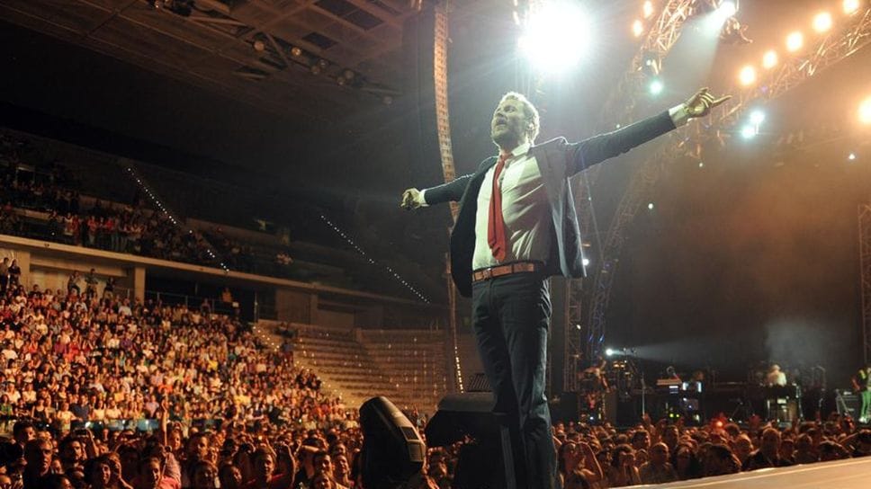 Lorenzo Cherubini, in arte Jovanotti nel concerto «Ora Tour» alla Fiera di Bergamo il 5 luglio 2011