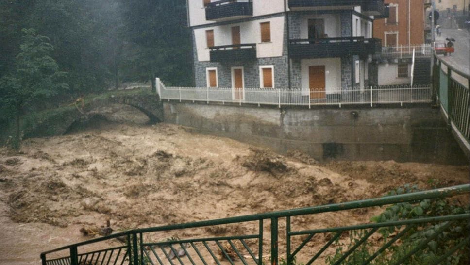 Le foto dell’alluvione del 1987 di Daniele Pedretti (www.valbrembanaweb.it)