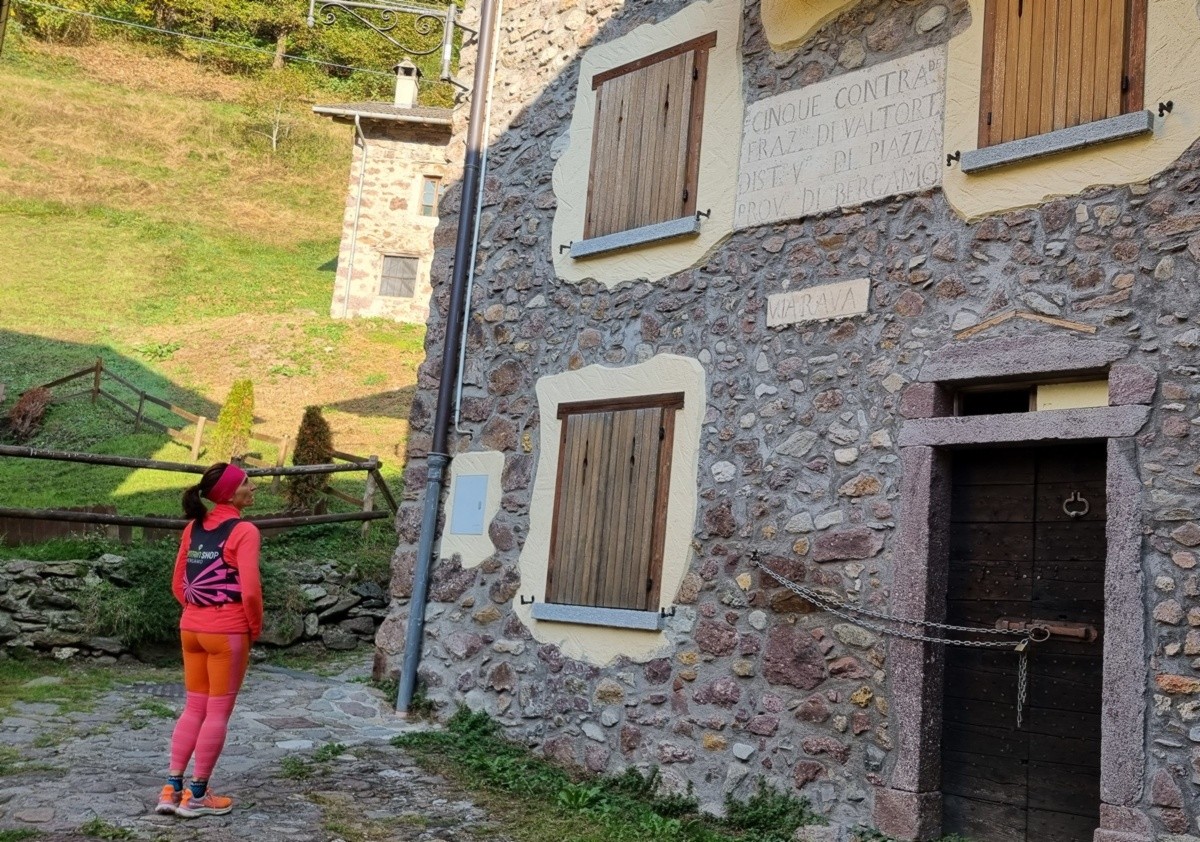 Per le viuzze di Rava