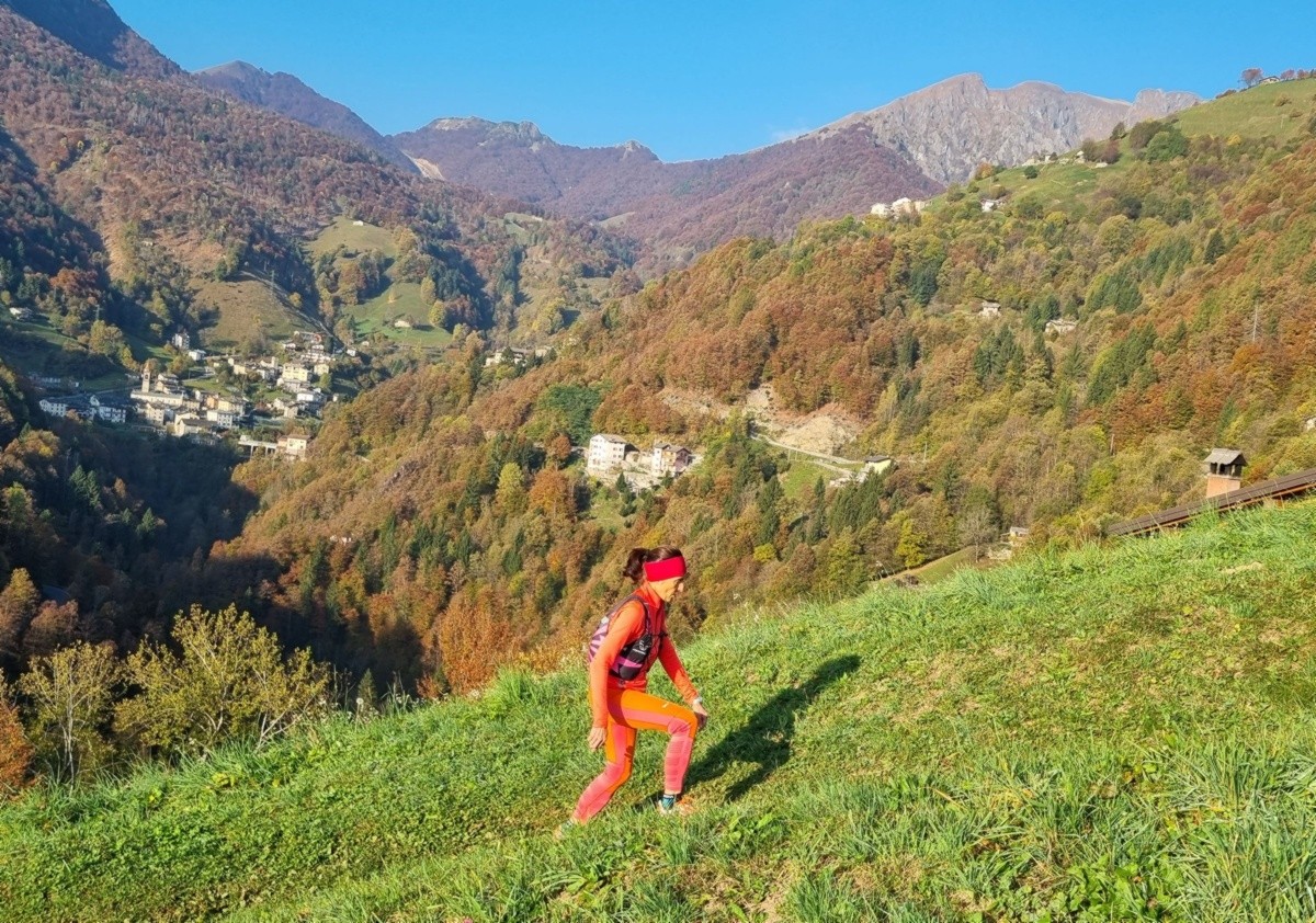 Salendo da Rava alla contrada Grasso