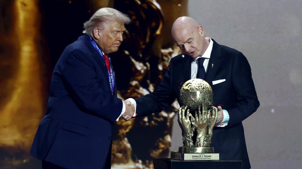 Infantino e Trump ai sorteggi dei Mondiali di calcio a Washington