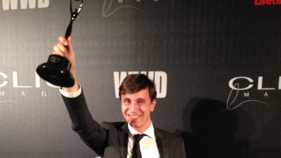 Filippo Randon, 43 anni, di Clusone, laureato in Economia all’Università Bocconi di Milano, ha lavorato per marchi della moda e del lusso come Chanel (nella foto ritira il premio Clio) a Parigi e New York ed Estée Lauder