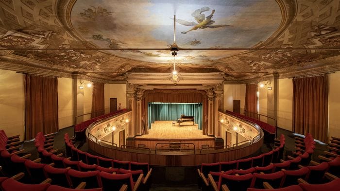 Il teatro Greppi tornerà a splendere, al via il restyling Il teatro Greppi tornerà a splendere, al via il restyling