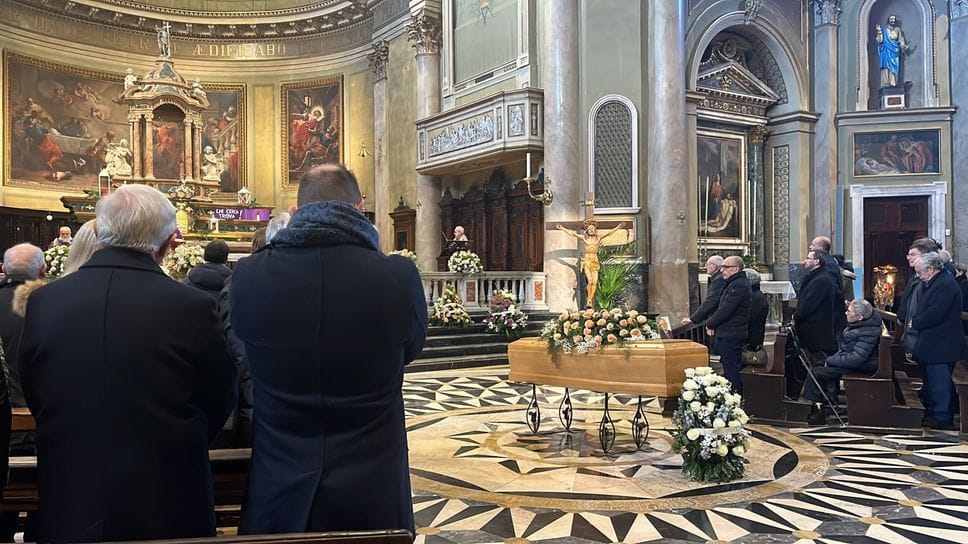 Un momento dei funerali del professor Franco Cammarota a Trescore martedì 9 dicembre