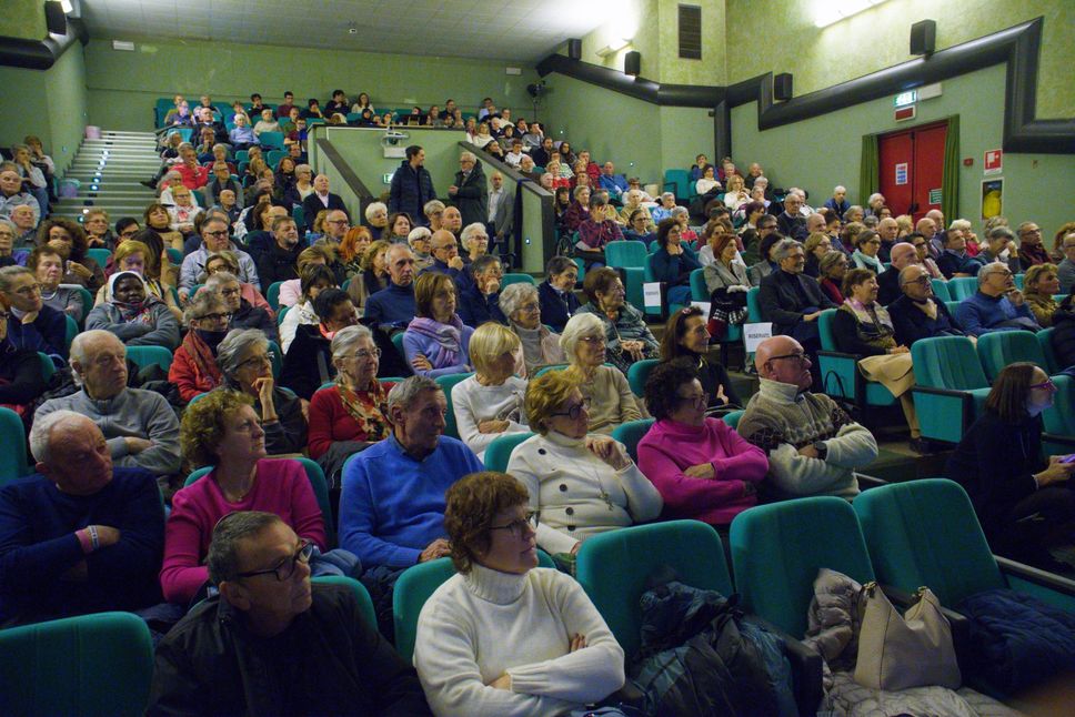 Il pubblico alla Rsa di Torre Boldone per la prima visione del docufilm  scritto e diretto dal regista Alberto Nacci