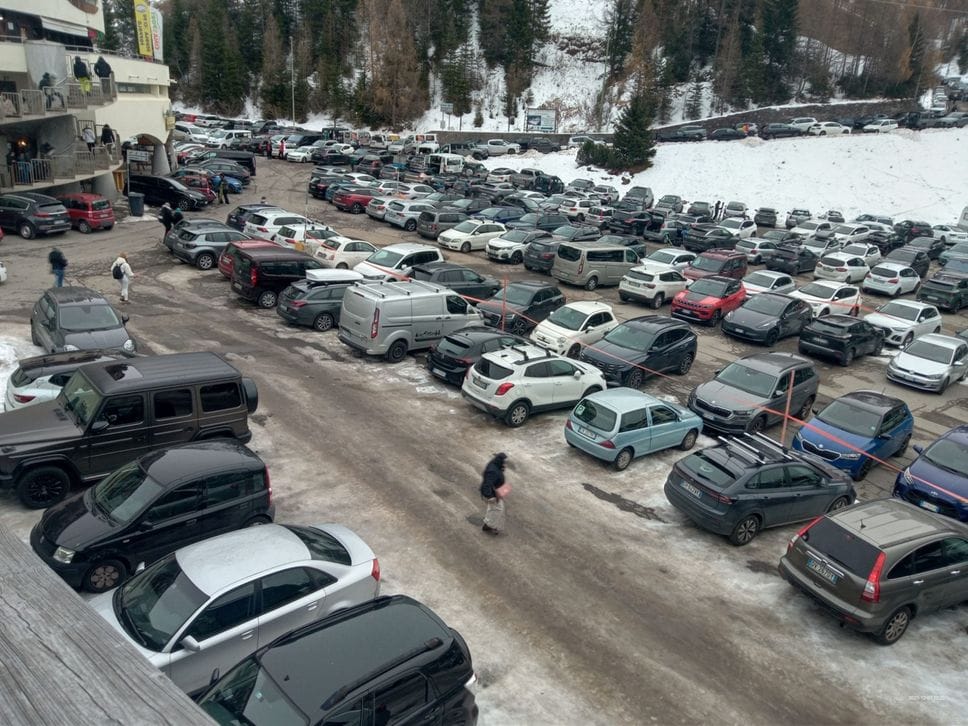 Il parcheggio a Foppolo pieno