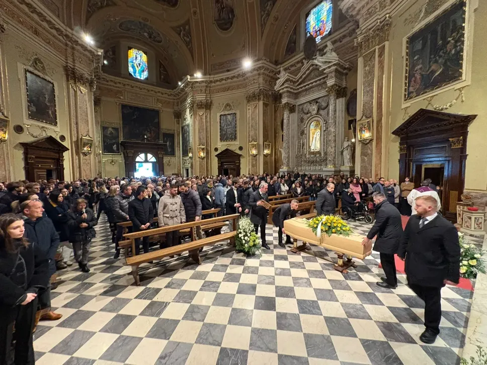 L’arrivo del feretro