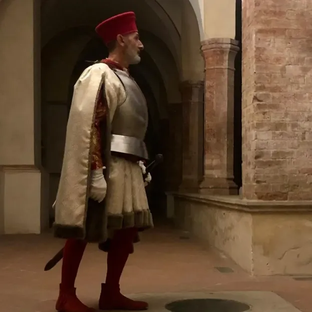 Una visita guida con figurante
