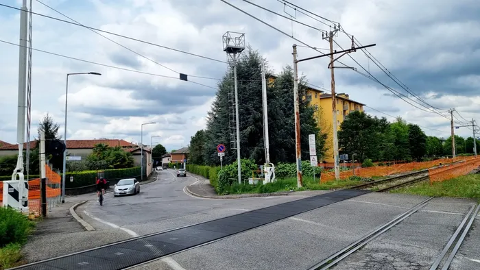 Raddoppio Fs e treno per Orio. Barriere antirumore alte tre metri Raddoppio Fs e treno per Orio. Barriere antirumore alte tre metri